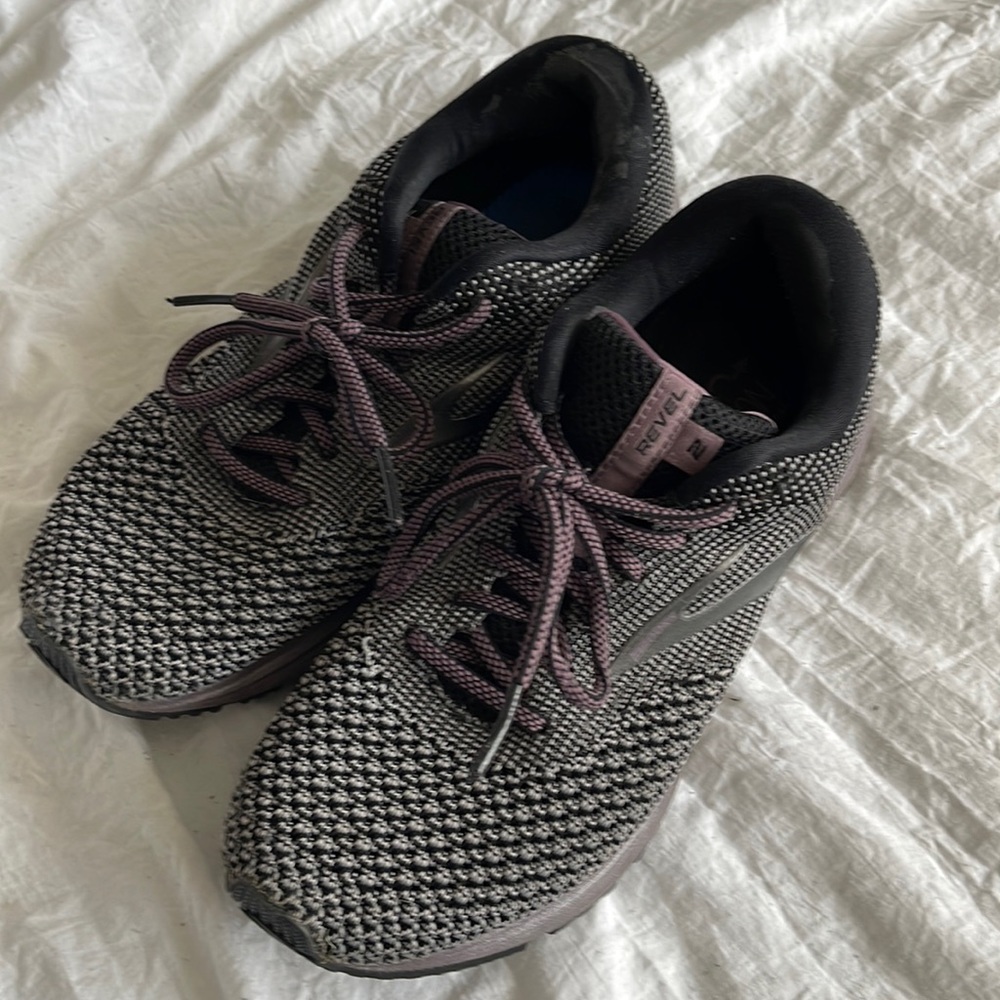 Brooks revel 2